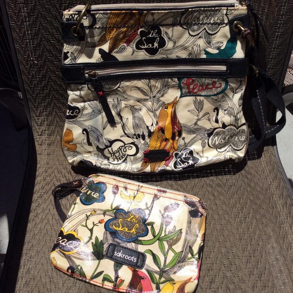 ❌SOLD❌ Sakroots Peace Crossbody and Wristlet Set - Picture 10 of 13